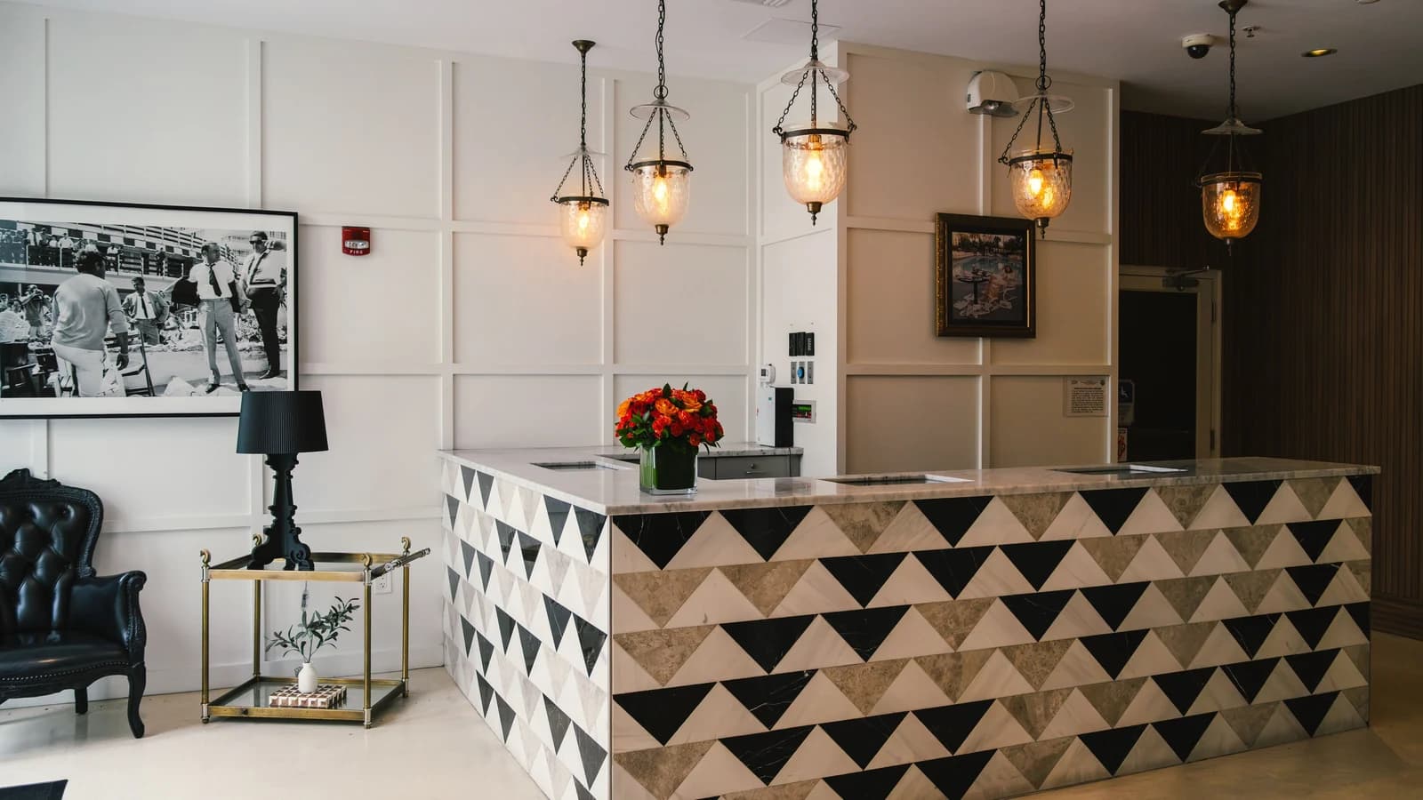 Coastal-style hotel reception in Miami Beach
